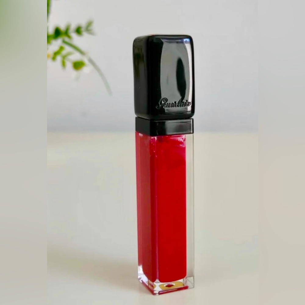 Guerlain - Kiss Kiss Liquid Lipstick | Shade L321 (Red) - Madame Matte | NIB